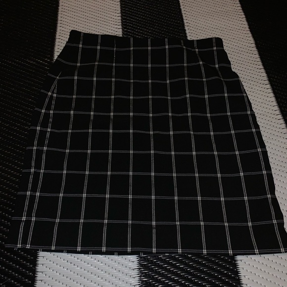 Skirt - Picture 3 of 3